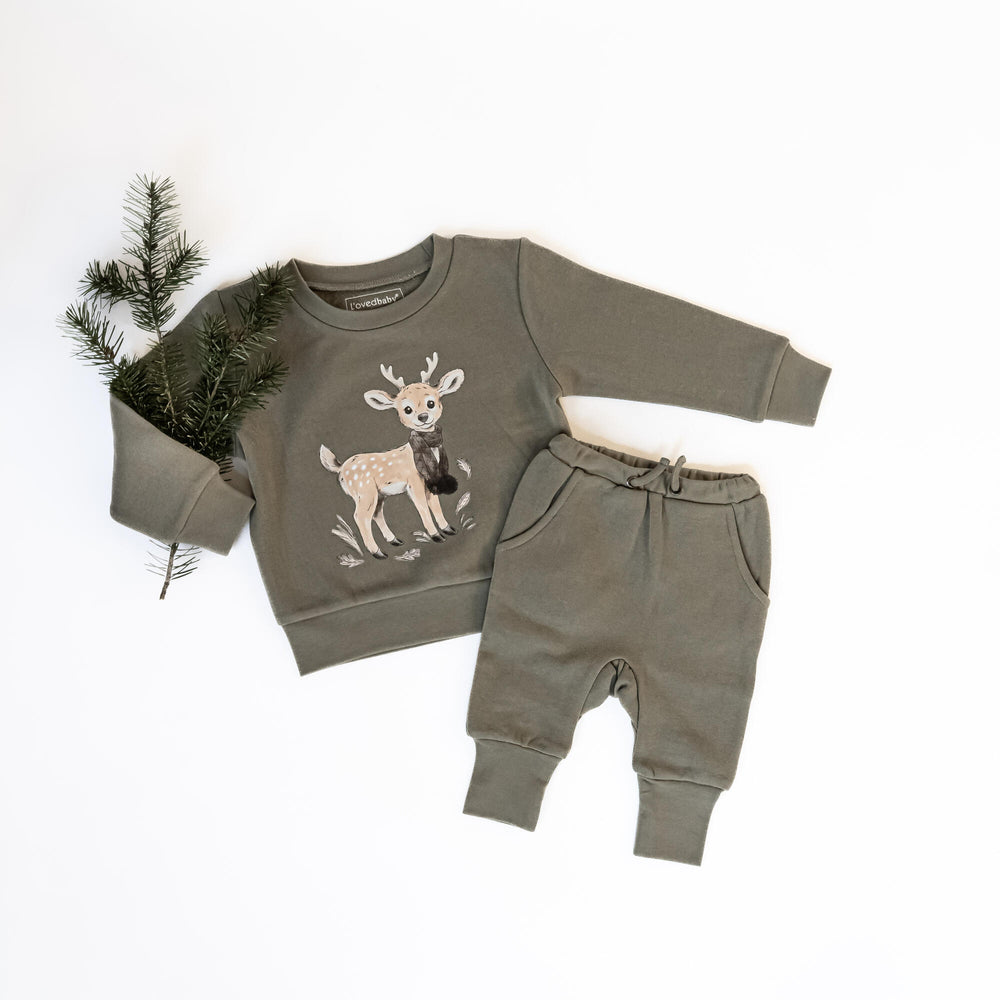 Child wearing Cozy Fleece Crewneck Sweatshirt in White Tail Deer.