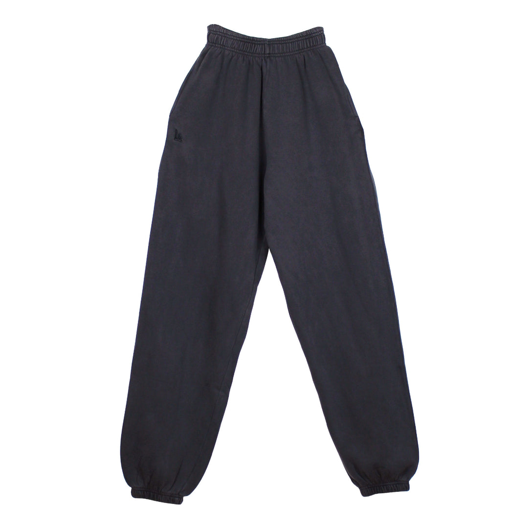 Women's Organic Fleece Joggers in Coal.