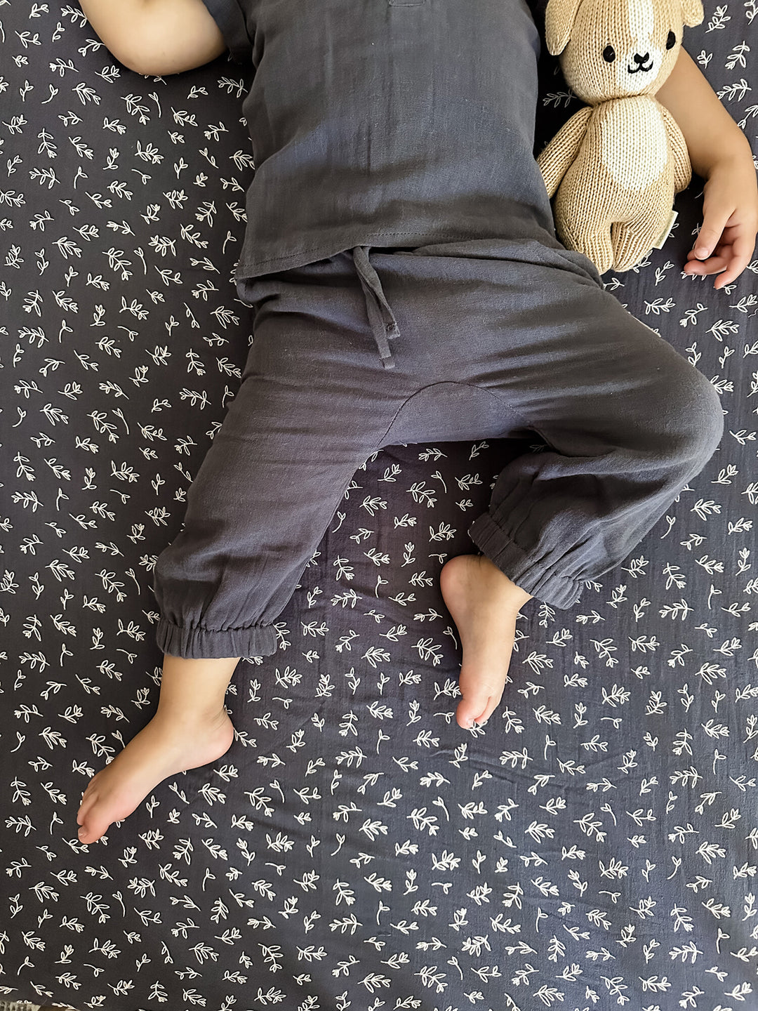 Child wearing Organic Muslin Tee & Harem Pant Set in Dusk.
