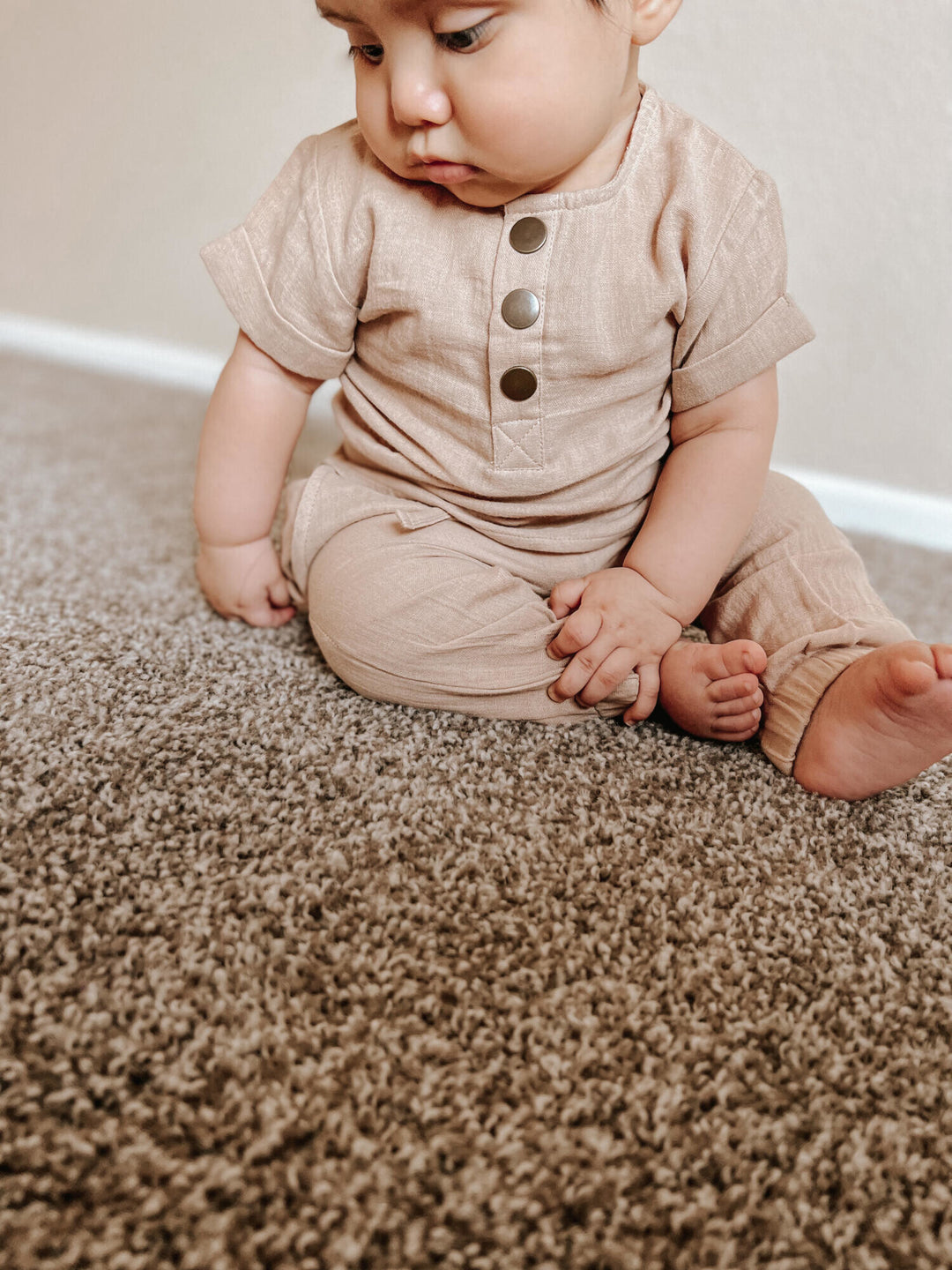 Child wearing Muslin Tee & Harem Pant Set in Wheat.